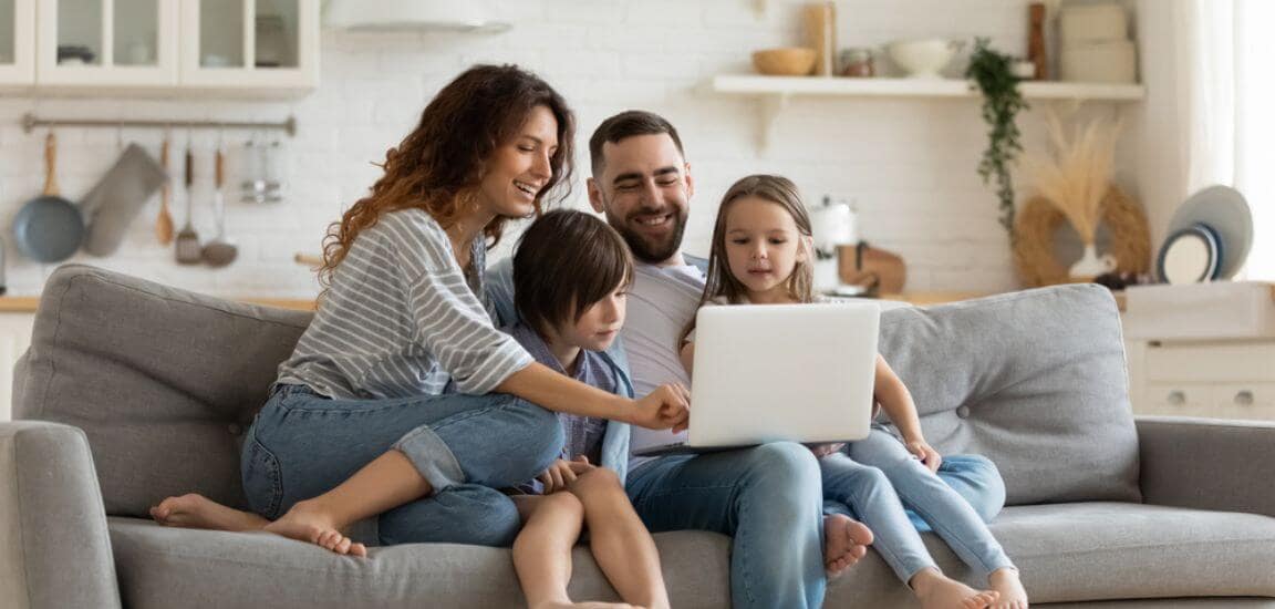 familie la laptop