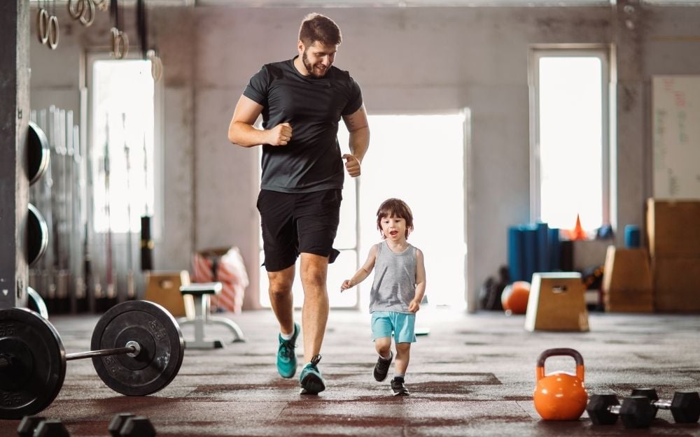 tata si fiu la sala fitness