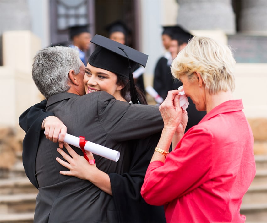 parinti care isi imbratiseaza copilul la majorat si continua asigurarea nn