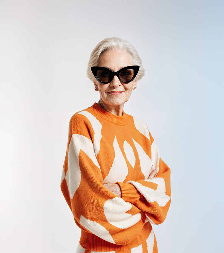 Doamna cool cu ochelari NN