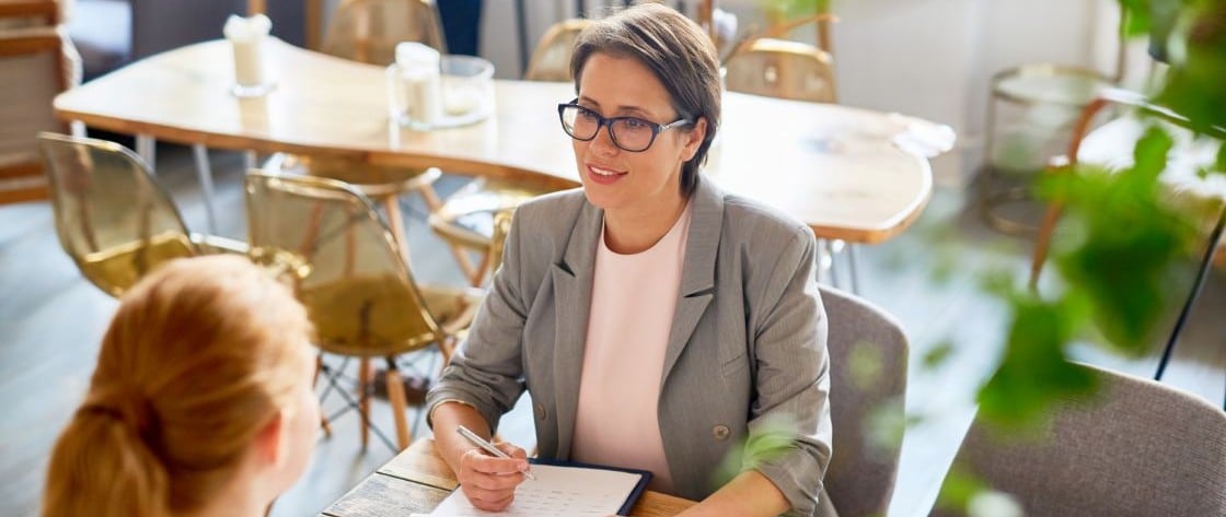 Totul despre sporul de vechime în muncă: ce valoare are și cum îl poți obține