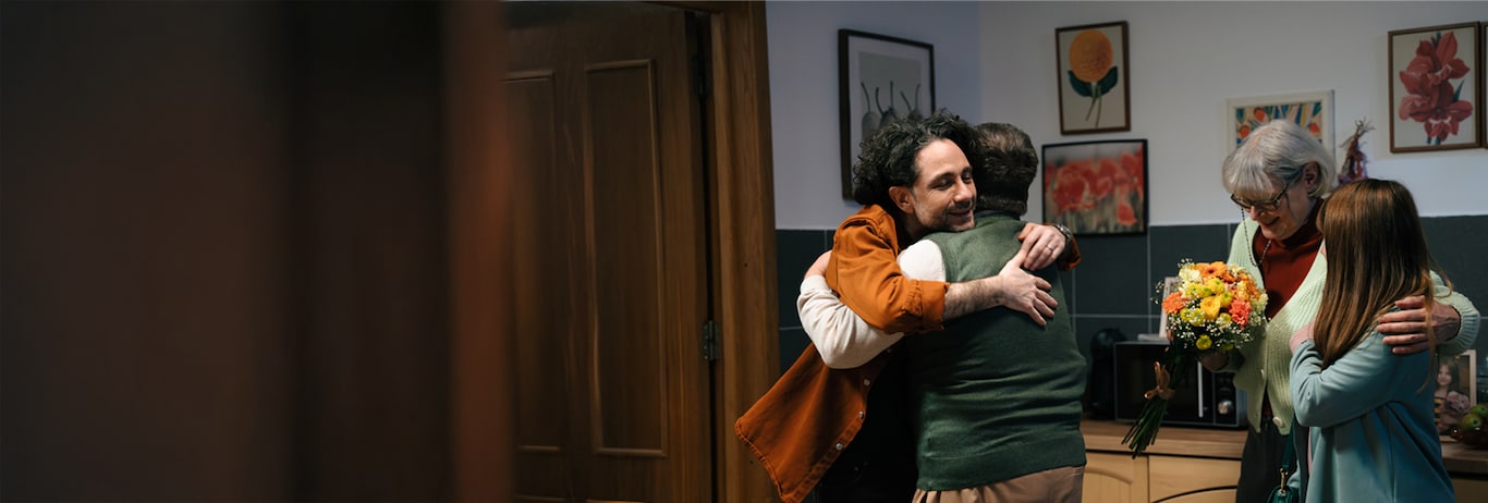 Copiii si parintii se bucura de noua asigurare de viata NN Silver Care