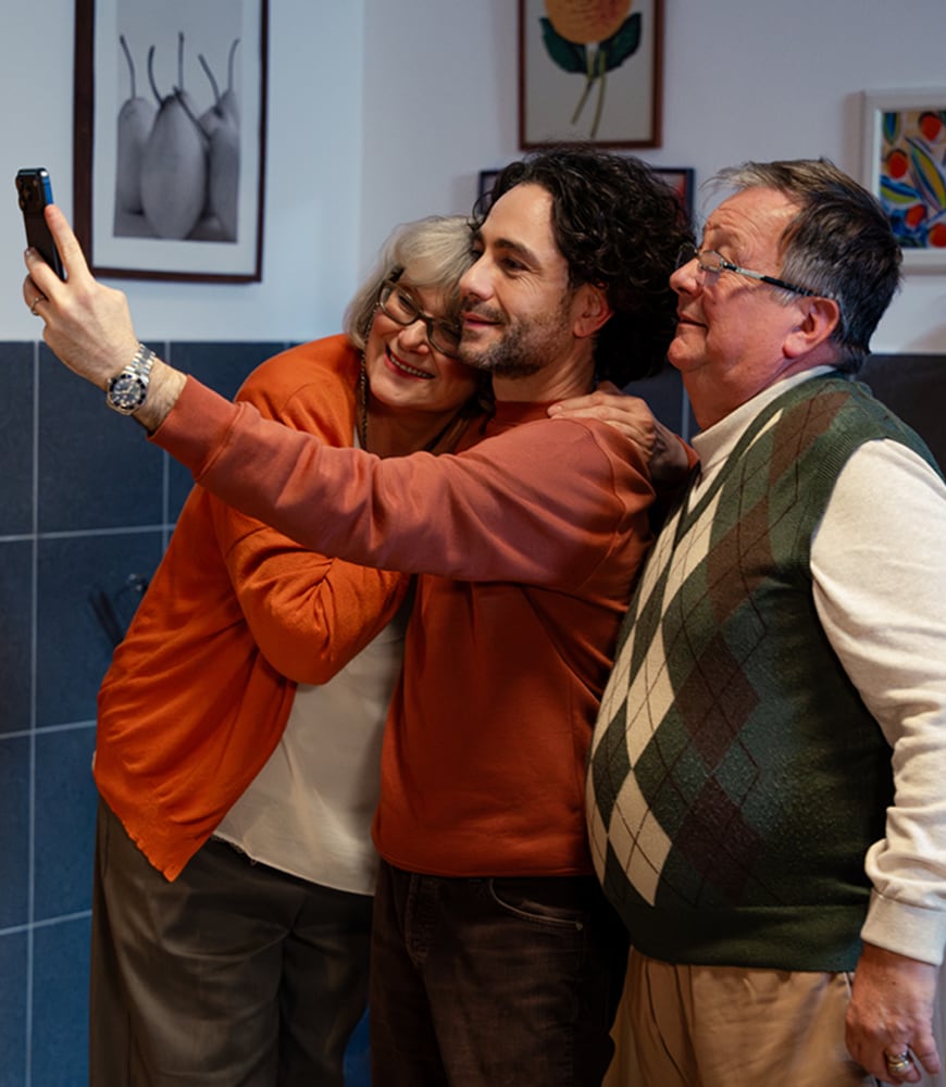 Copiii pot avea grija de parinti cu Asigurarea de Viata de la NN