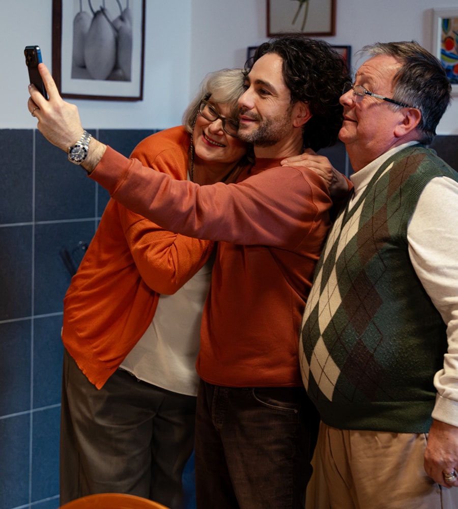 Fiul are grija de partintii sai prin asigurarea de viata NN Silver Care