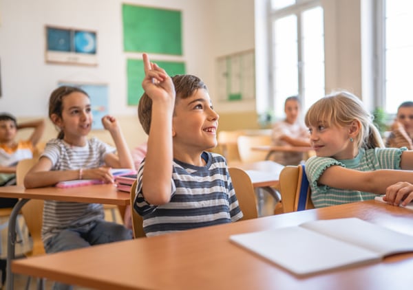 Profesorii si elevii lor cunosc beneficiile asigurarii de grup gratuite de la NN in parteneriat cu Nutribalance