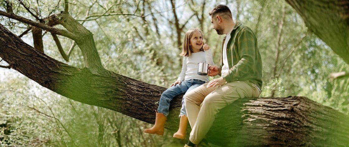Reguli în creșterea copilului: cum alegi stilul de parenting potrivit pentru a cultiva inteligența emoțională 