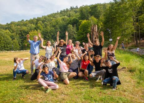 NN şi Hope and Homes for Children, alături de tineri instituţionalizaţi