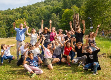 NN şi Hope and Homes for Children, alături de tinerii instituţionalizaţi