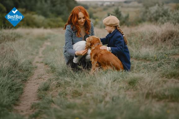 Mama si fiica se bucura de asigurarea de viata de la NN